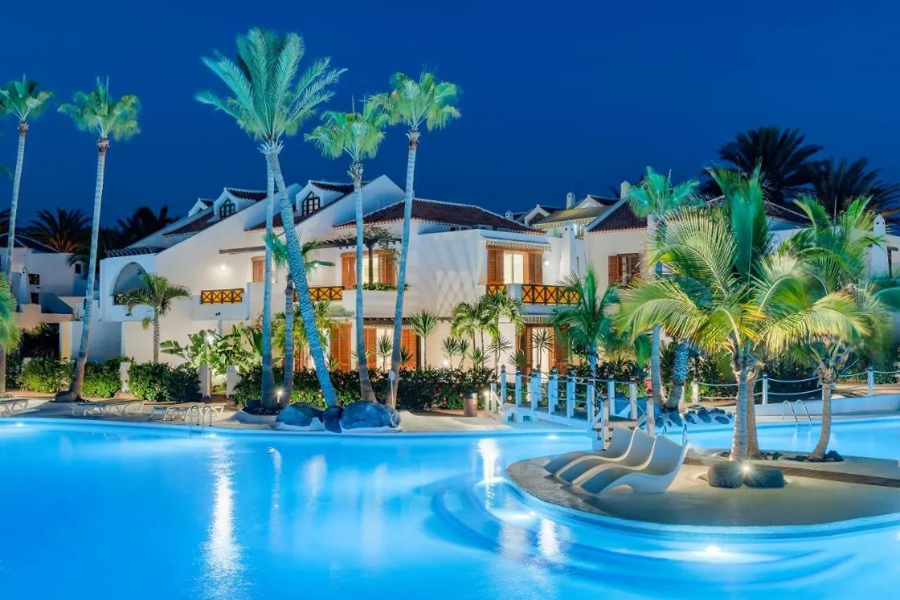 Villas And Apartments In A Popular Complex location